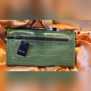 Liz & Co Wallet Brand NWT